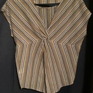 Cream/grey cute top size L Crisscross in BACK